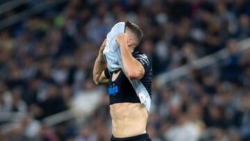 AME6041. MONTERREY (MÉXICO), 01/02/2025.- Sergio Canales de Monterrey reacciona este sábado, en un partido de la jornada 5 del Torneo Clausura 2025 Liga MX entre Monterrey y Necaxa en el estadio BBVA de la ciudad de Monterrey (México). EFE/ Miguel Sierra