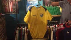 M&aacute;s de 60 camisetas chilenas est&aacute;n presentes en &#039;Brech&oacute; do Futebol&#039;, un imperdible lugar de Porto Alegre. Entre ellas, de Uni&oacute;n Quilpu&eacute; y una olvidada de la Roja del &#039;96.