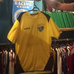 ¡Hasta de Unión Quilpué! La tienda brasileña que tiene 6 mil camisetas