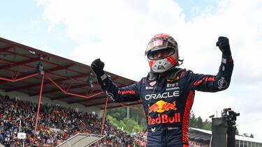 Max Verstappen celebra su victoria en el circuito de Spa-Francorchamps, la octava consecutiva y la décima de la temporada de Fórmula 1.