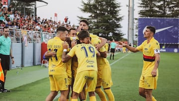 Los jugadores del Atlético Sanluqueño celebran el gol al Atleti B.