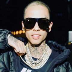 Natanael Cano recompensa a fan que encontró su visa