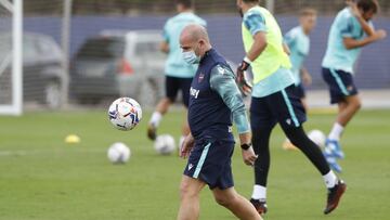 23/09/20
LEVANTE UD
CIUDAD DEPORTIVA BU„OL
ENTRENAMIENTO
PACO LOPEZ