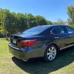 Sale a la venta por Facebook el Lexus de Sebastián Piñera: cuánto cuesta y cómo comprarlo