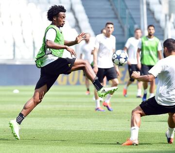 Juan Cuadrado entrena para la Final de Champions League 