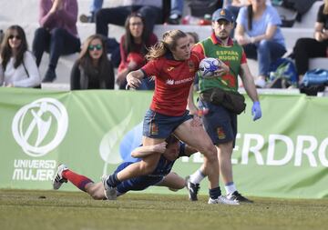 Im¨¢genes de la semifinal del Campeonato de Europa de rugby femenino disputada en el Estadio Central de la Universidad Complutense entre la selecci¨®n espa?ola, dirigida por Jos¨¦ Antonio Barrio, y la selecci¨®n rusa.