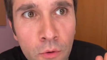 Se cansa del extraño debate que enfrenta un gorila contra 100 hombres y da carpetazo dando un claro ganador