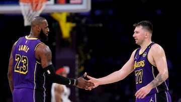 LeBron James y Luka Doncic -