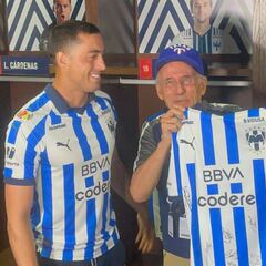 Vídeo: La reacción viral de un aficionado de Monterrey al recibir un jersey de las manos de Rogelio Funes Mori
