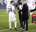 Zidane señala a los de arriba
