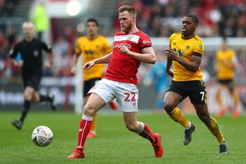 El central checo llegó a la Academia del Celsea en 2011 cuando tenía 17 años. Tras 4 cesiones (Vitesse, Colonia, Middlesborough y Fulham) ahora juega en el Bristol City de Championship