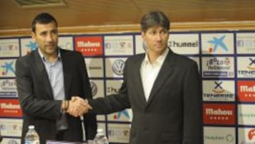 Ra&uacute;l Agn&eacute;, nuevo t&eacute;cnico del Tenerife, con Alfonso Serrano, director deportivo del club.