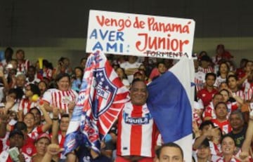 Junior jugó con estadio lleno la primera final contra el Independiente Medellín.