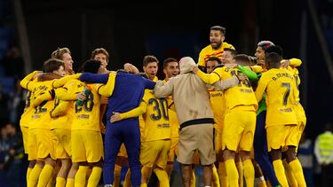 Soccer Football - LaLiga - Espanyol v Barcelona - RCDE Stadium, Cornella de Llobregat, Spain - May 14, 2023 FC Barcelona players celebrate winning LaLiga REUTERS/Albert Gea
