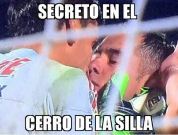 Los memes del beso entre Guzmán y Jiménez