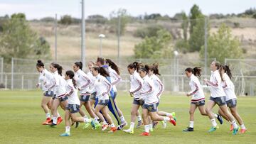 La Sub-17 femenina llega a su cuartel general en Pilsen