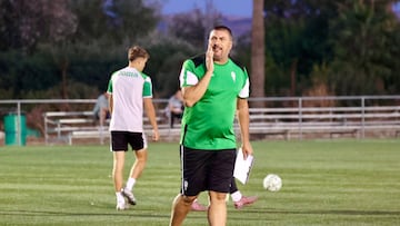 Tristán, en un entrenamiento del Córdoba cadete B