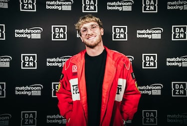 Logan Paul es un estadounidense de 24 años que saltó a la fama por sus vídeos en Vine. El joven también ha actuado en series de televisión y películas. En 2017 visitó el ‘Bosque de los Suicidios’ de Japón y retransmitió a un hombre muerto colgado de un árbol, siendo objeto de múltiples críticas que cuestionaron la moral del youtuber.