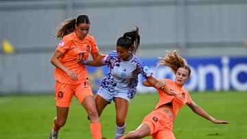 Holanda deja a España al borde de la eliminación