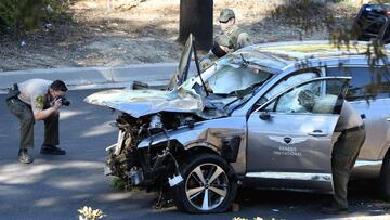 Veh&iacute;culo de Tiger Woods, destrozado tras su accidente.