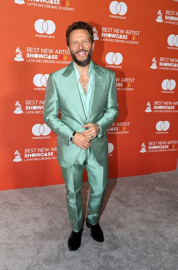 Noel Schajris durante la alfombra roja de los 'Best New Artist Showcase' de los Latin Grammy.