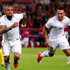 Vidal y Alexis resolvieron el problema ante Camerún