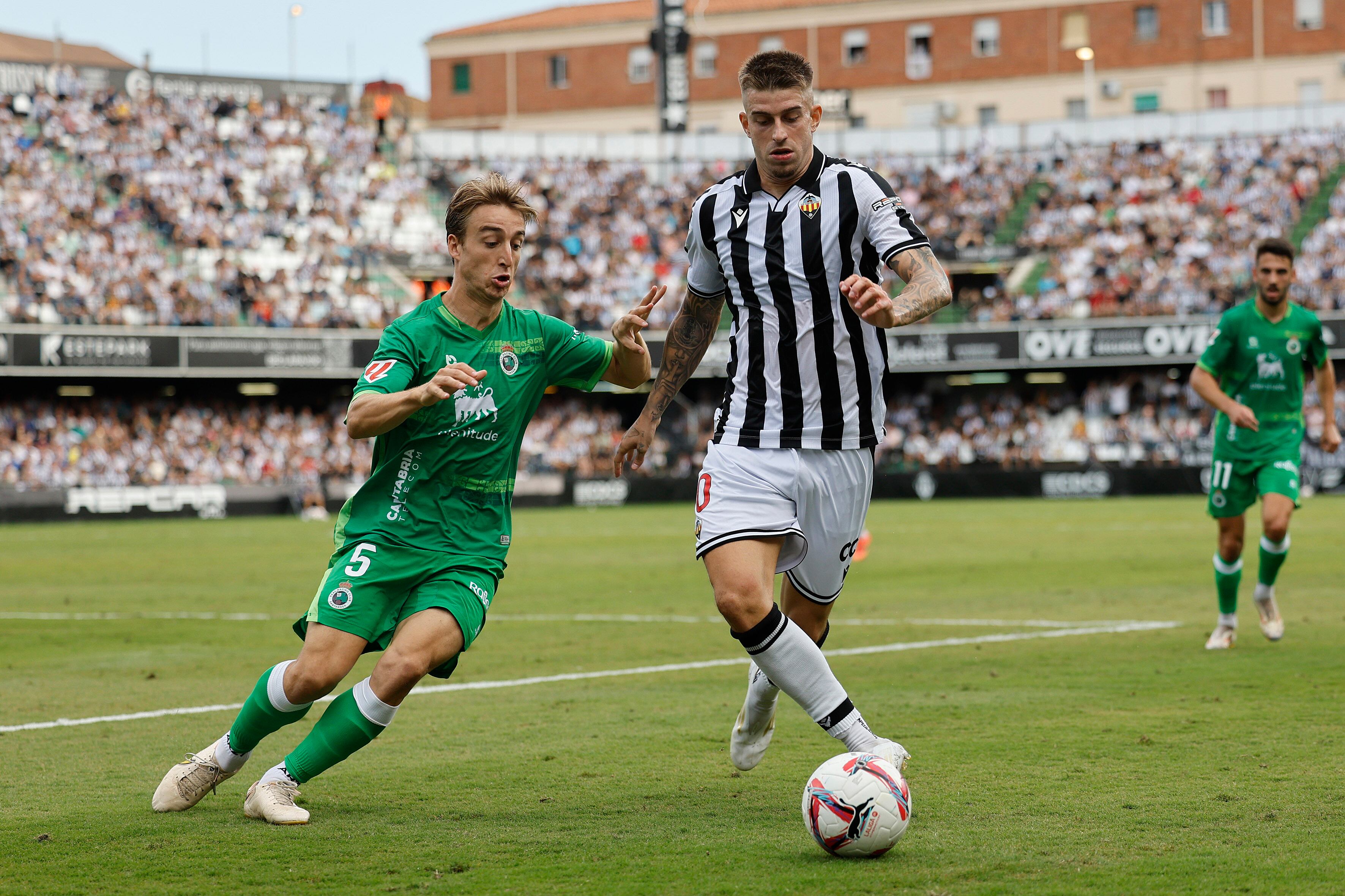 Plat recupera a Raúl Sánchez para medirse al Racing.