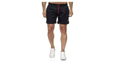 Este bañador de secado rápido está disponible en 20 colores y tres modelos diferentes