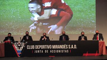 Un momento de la Junta de Accionistas del Mirandés.