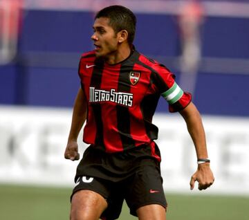 Para 2004 un segundo hondureño ganó el MVP y hablamos de Amado Guevara, quien lo hiciera como jugador de MetroStars, que actualmente llevan el nombre de New York Red Bulls