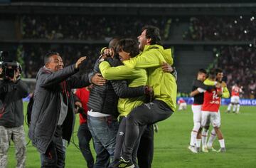 En una final muy pareja Santa Fe conquistó su título número nueve frente a Tolima en El Campín. El único gol de esa final lo anotó Héctor Urrego.