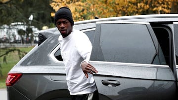 Demb&eacute;l&eacute; lleg&oacute; tarde al entrenamiento con el Barcelona.