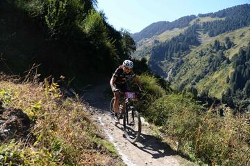 Decimotercera edición del cross country anual que recorre el Distrito de Kangra en el estado de Himachal Pradesh, India. En la foto, Marketa Zemkova.