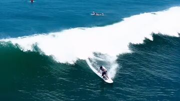 Luis Lacalle Pou surfeando en El Salvador