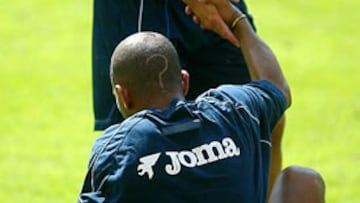 <b>FUTURO INCIERTO. </B>Djalminha sigue entrenando con sus compañeros, pero todavía no sabe si cuenta con el entrenador Irureta.