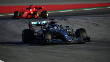 Hamilton rueda el jueves de test en Montmeló.