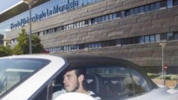 En el hospital. Bale llegó a las 10:00 horas al Hospital Sanitas-La Moraleja para pasar pruebas.