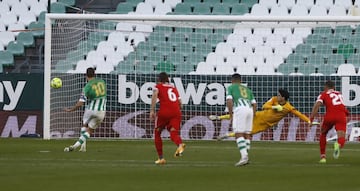Gol de Canales desde el punto de penalti