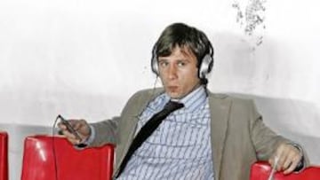 <b>RELAJADO. </b>Cassano, en el banquillo del Nou Estadi de Tarragona.