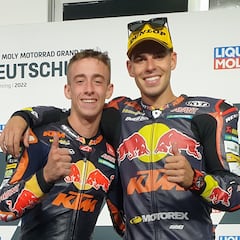 Augusto ve a Acosta luchando por el título