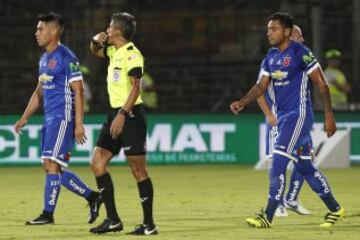 Futbol, Universidad de Chile vs Union Española
Séptima fecha, campeonato de Clausura 2016/17
El arbitro Cristian Andaur le muestra tarjeta amarilla, roja al jugador de Universidad de Chile, Gonzalo Jara  centro, durante el partido contra  Universidad de Chile vs Union Española durante el partido de primera division disputado en el estadio Nacional de Santiago, Chile.
19/03/2017
Ramon Monroy/Photosport

*************

Football, Universidad de Chile vs Union Española
7th date, Clousure Championship 2016/17
Referee Cristian Andaur shows the red yellow card to Universidad de Chile's, Gonzalo Jara  center, during the first division football match against Universidad de Chile, Union Española during the first division football match at the Nacional stadium in Santiago, Chile.
19/03/2017
Ramon Monroy/Photosport