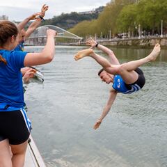 El bote mixto de Ingenieros se impone al femenino de Deusto