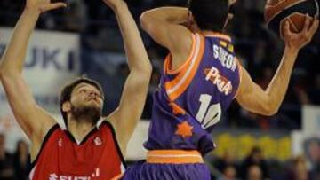 El Valencia rompe su mala racha fuera de casa