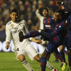 Doukouré se lesionó el cruzado en el penalti cometido a Casemiro al "golpear al aire"