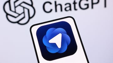 Experts warn of serious security flaws that facilitate phishing attacks and data theft.