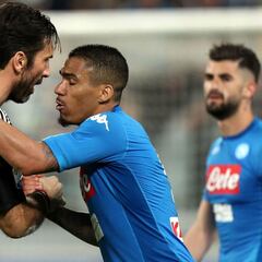 Buffon apologises for snubbing fans after Napoli defeat