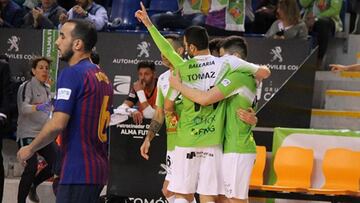 El Barça se deja medio liderato en el fortín de Son Moix