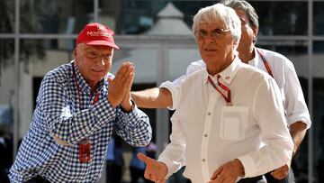 Niki Lauda suplicando a Bernie Ecclestone durante su &uacute;ltima carrera al frente de la F1 en Abu Dhabi.