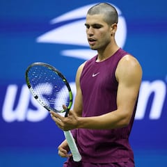 Peso, tensión, grip de las raquetas... ¿quién lo decide?