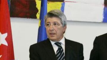 Cerezo: "La renovación del Kun se está estudiando para ampliar 3,4 ó 5 años"